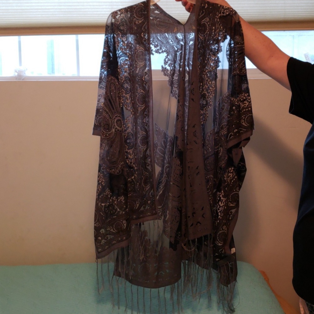 Vest - Picture 2 of 4